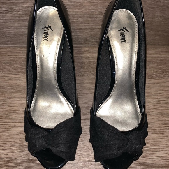 Fiore Black Patent Leather & Suede Rouched Bow Peep Toe Pumps, 4.5” Heel - Picture 4 of 7
